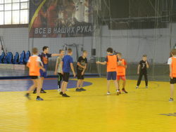 �������