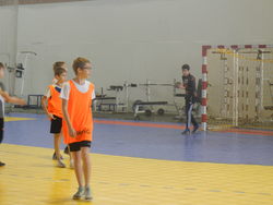 �������